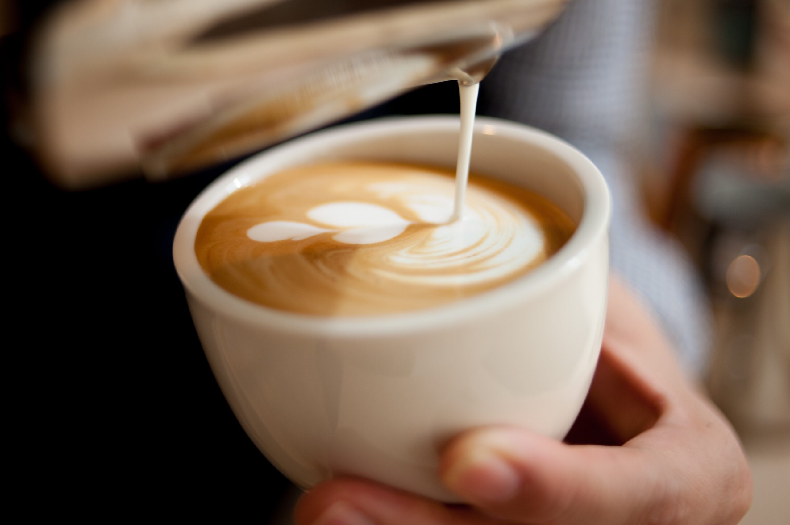 Latte-art, barista, قهوة, باريستا, فن الحليب